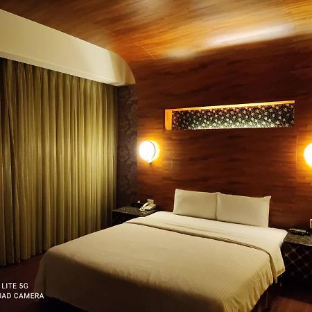 The Blue Sky Motel Даси Экстерьер фото